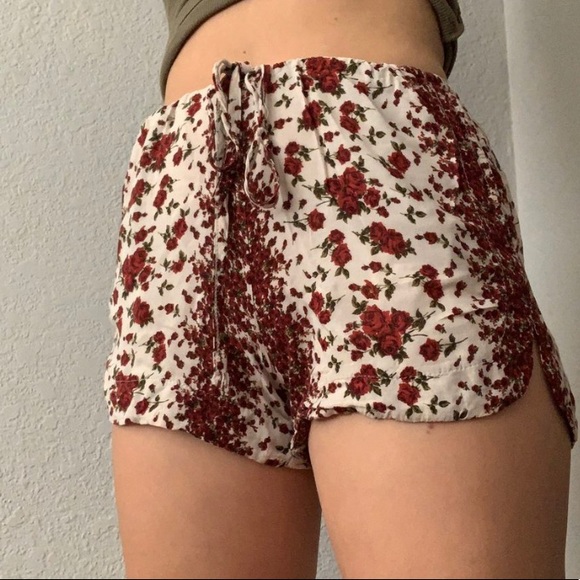 brandy melville rose shorts - Picture 2 of 4